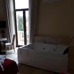 Bed & Breakfast Dimora Charleston Parcheggio Privato In Loco Gratis 4*