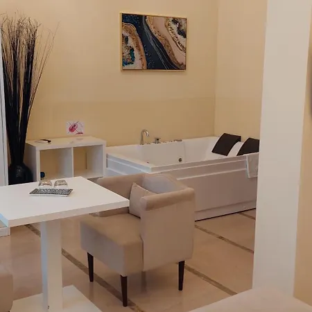 Dimora Charleston Parcheggio Privato In Loco Gratis Panzió Lecce