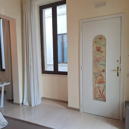 Panzió Dimora Charleston Parcheggio Privato In Loco Gratis Lecce