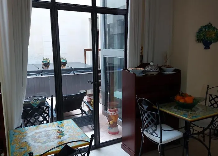 Dimora Charleston Parcheggio Privato In Loco Gratis فندق مبيت وإفطار