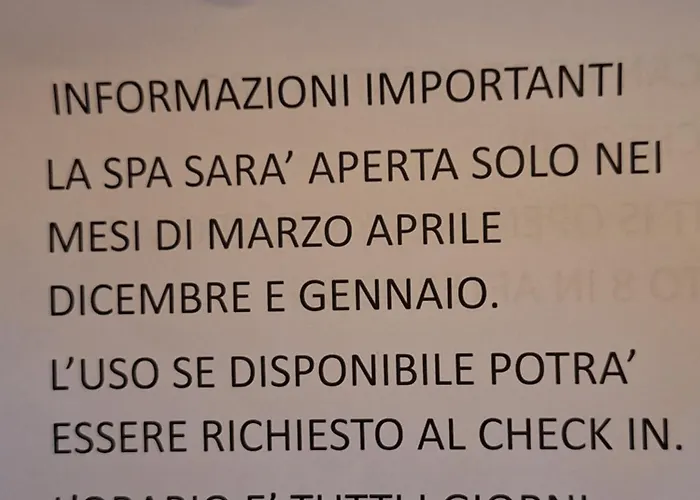 Alojamento de Acomodação e Pequeno-almoço Dimora Charleston Parcheggio Privato In Loco Gratis Lecce