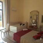 ベッド・アンド・ブレックファスト Dimora Charleston Parcheggio Privato In Loco Gratis レッチェ
