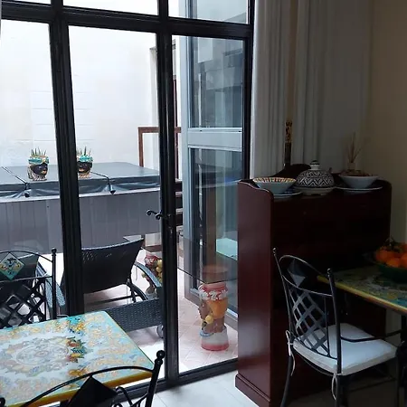 Dimora Charleston Parcheggio Privato In Loco Gratis Frühstückspension