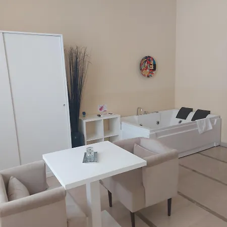 Dimora Charleston Parcheggio Privato In Loco Gratis 4* Lecce