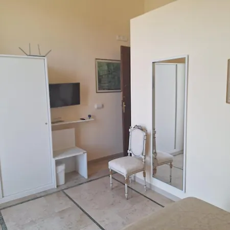 Dimora Charleston Parcheggio Privato In Loco Gratis 4* Lecce