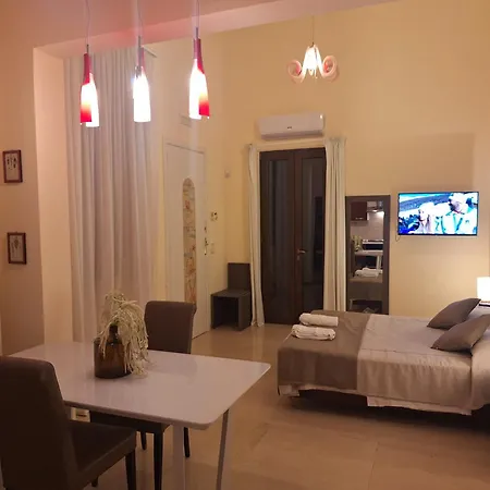 Nocleg ze śniadaniem Dimora Charleston Parcheggio Privato In Loco Gratis 4*