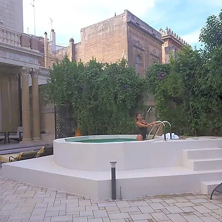 Bed & Breakfast Dimora Charleston Parcheggio Privato In Loco Gratis Lecce
